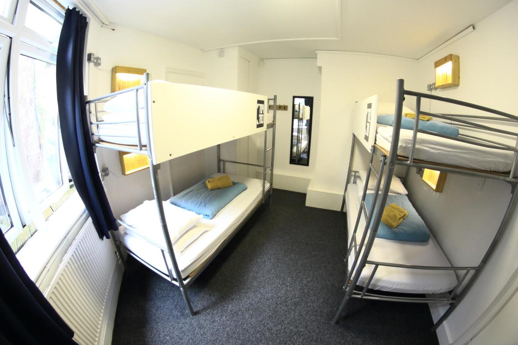 Central Backpackers Oxford Room photo