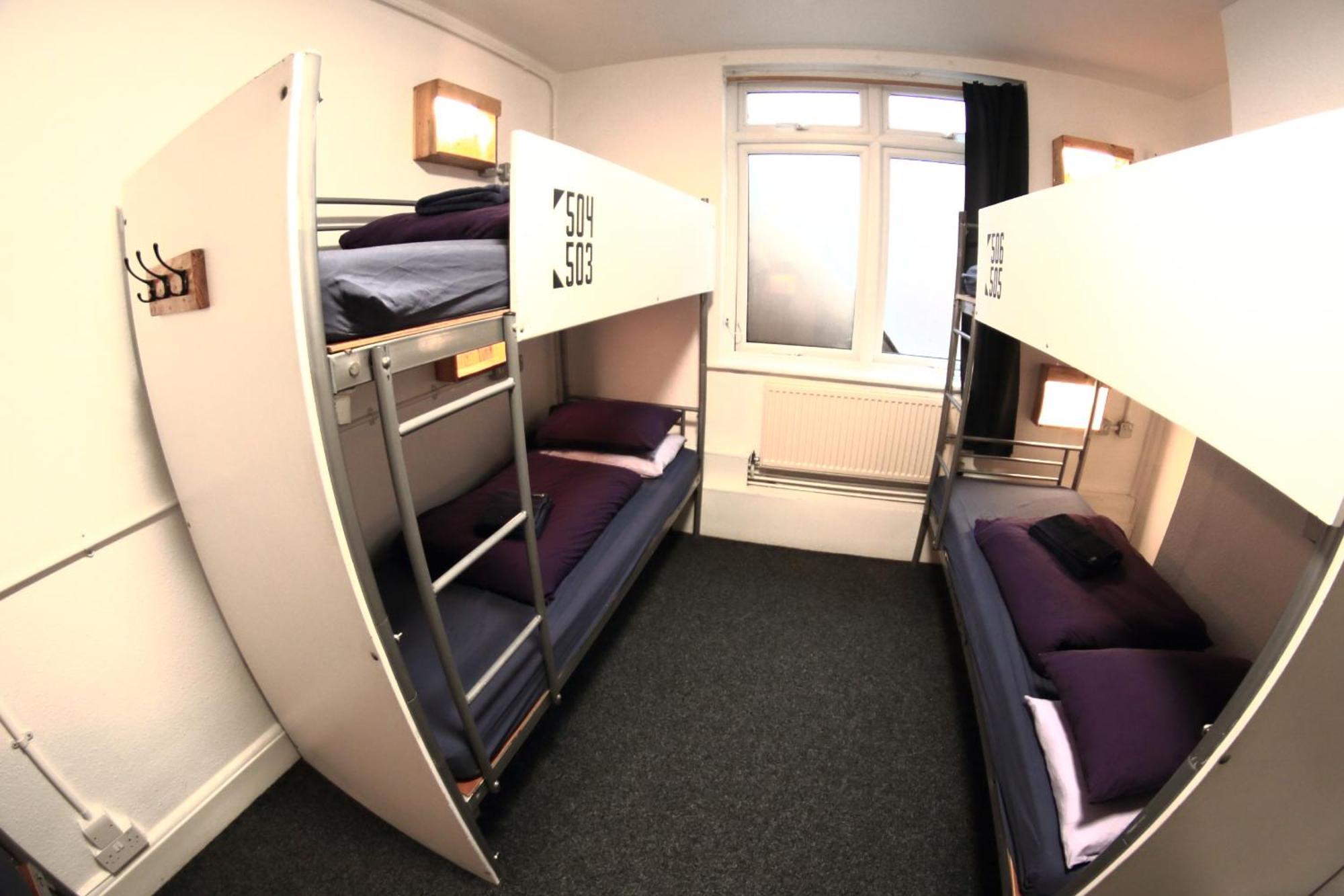 Central Backpackers Oxford Room photo